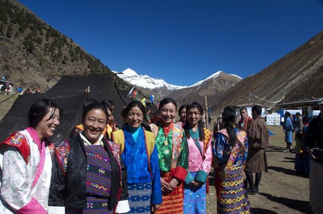 jomolhari festival dance